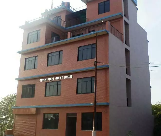 هتل Seven Steps Guest House