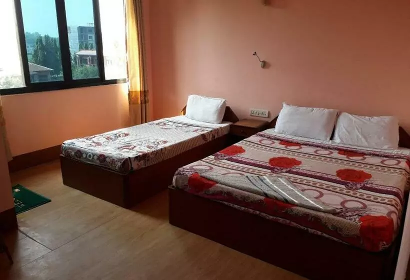 هتل Seven Steps Guest House