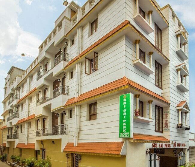هتل Sri Sai Park