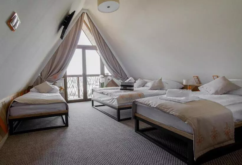 Majatalo Novobilski   Pod Wyciągiem Bania I Kotelnica, Obok Termy Bania