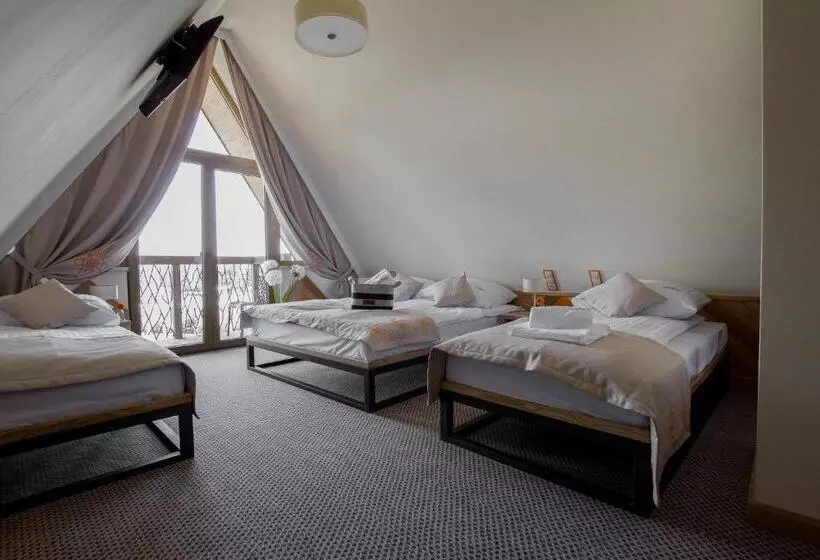 Majatalo Novobilski   Pod Wyciągiem Bania I Kotelnica, Obok Termy Bania