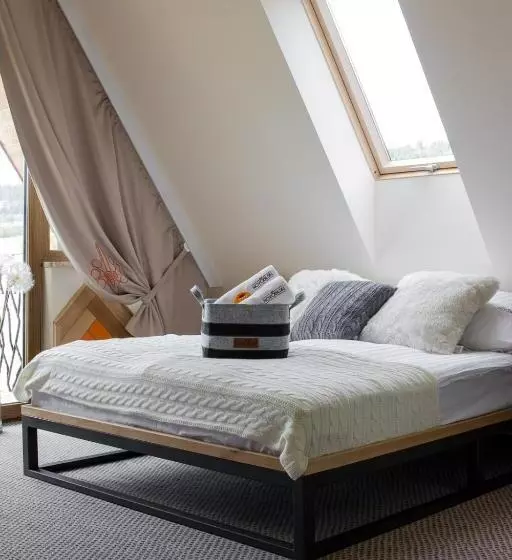 Majatalo Novobilski   Pod Wyciągiem Bania I Kotelnica, Obok Termy Bania