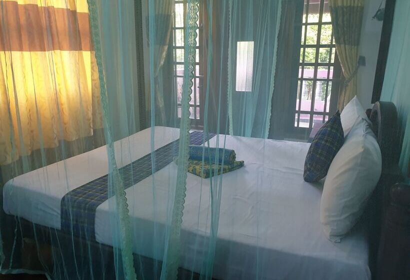 Pension Shasee Rest  Mirissa Sri Lanaka