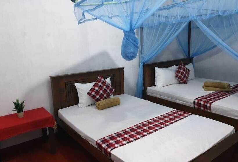 Pension Shasee Rest  Mirissa Sri Lanaka