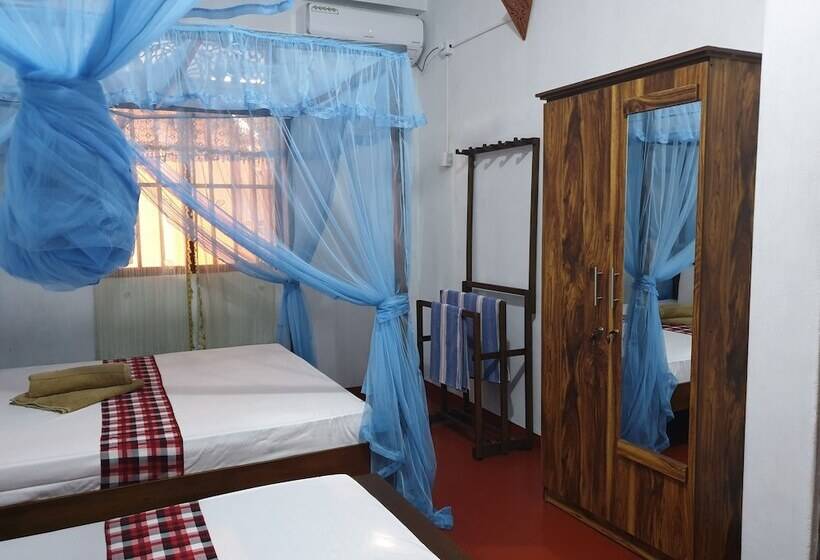 Pension Shasee Rest  Mirissa Sri Lanaka