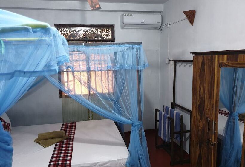 Pension Shasee Rest  Mirissa Sri Lanaka