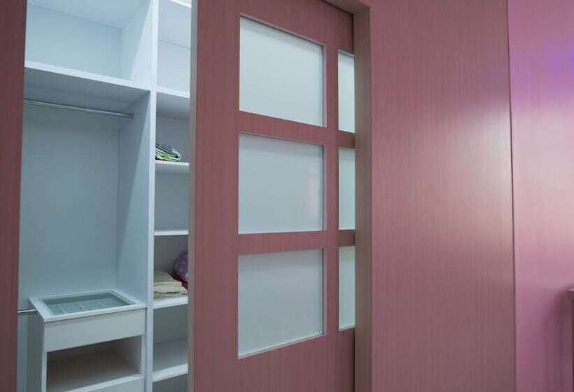 Holidayhome 188 Taman Sejati Suria