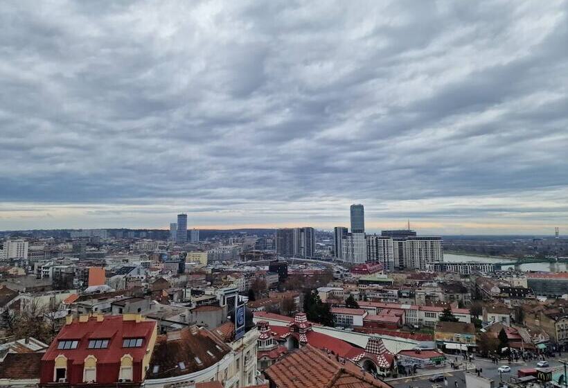 هتل Marshal Garni