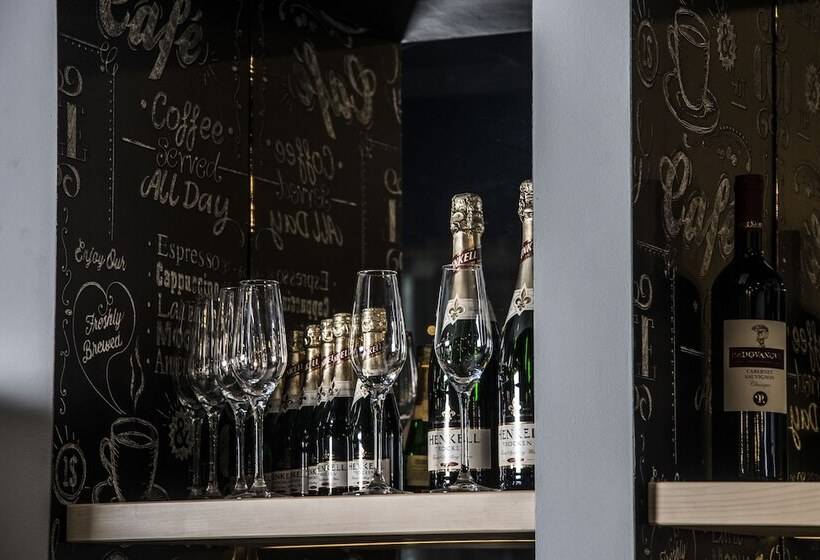 هتل Marshal Garni