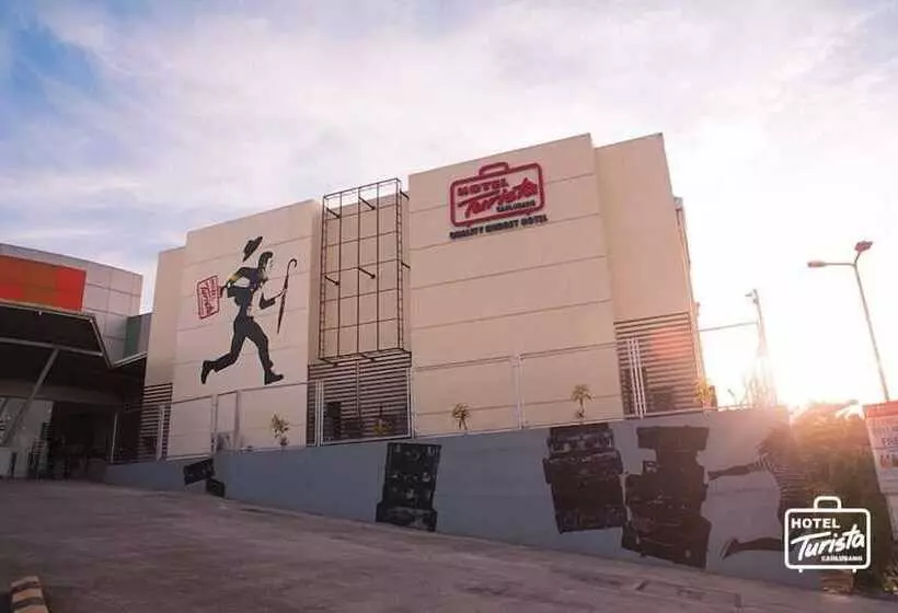 ホテル Turista Canlubang