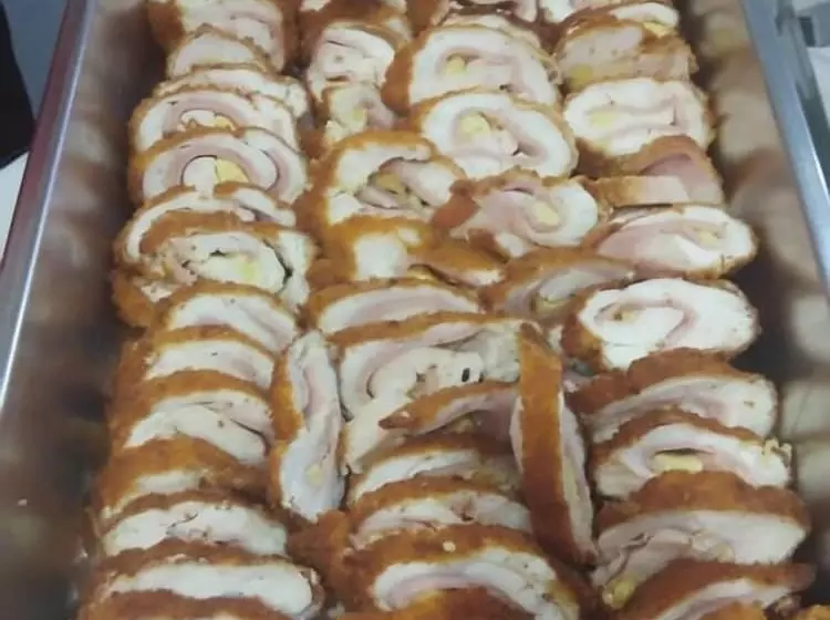 ホテル Turista Canlubang