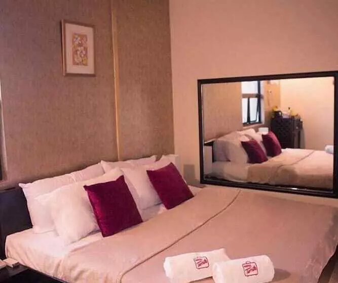 ホテル Turista Canlubang