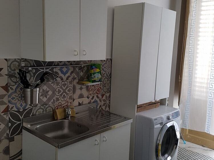 Jonathan Hostel & Guesthouse