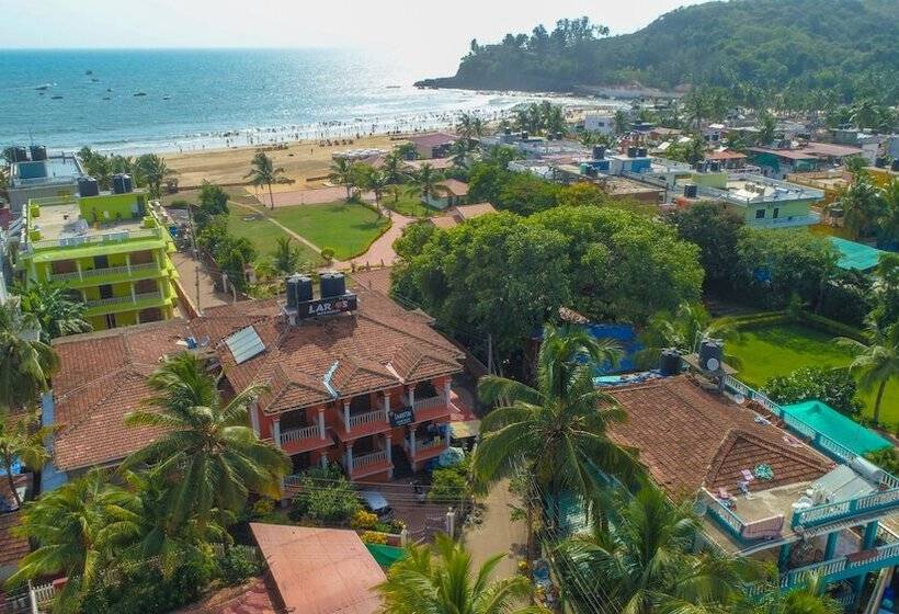 리조트 Larios Beach Holidays