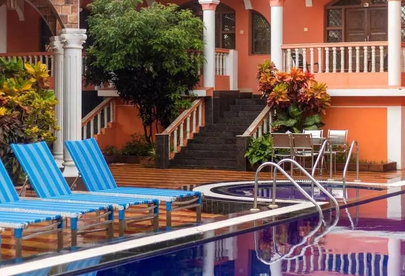 リゾートホテル Larios Beach Holidays