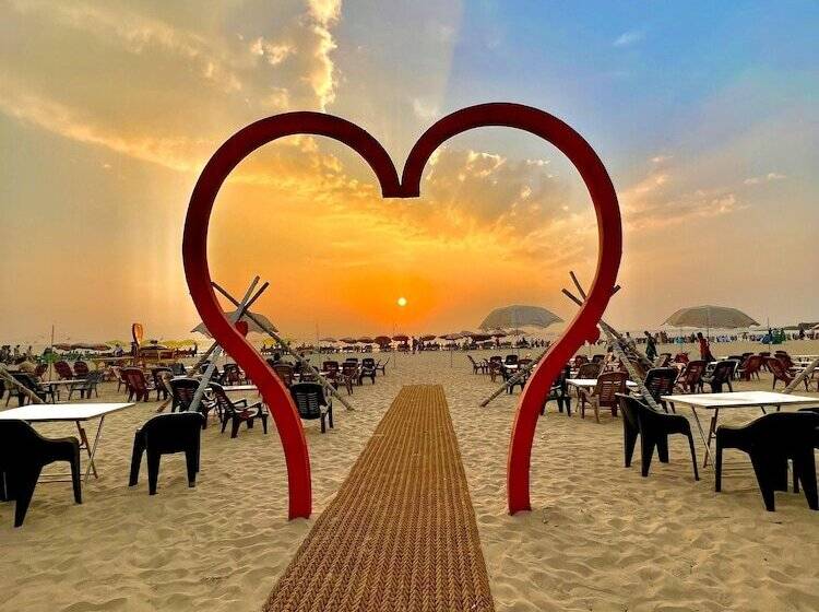 리조트 Larios Beach Holidays