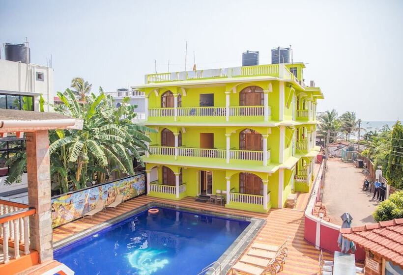 리조트 Larios Beach Holidays