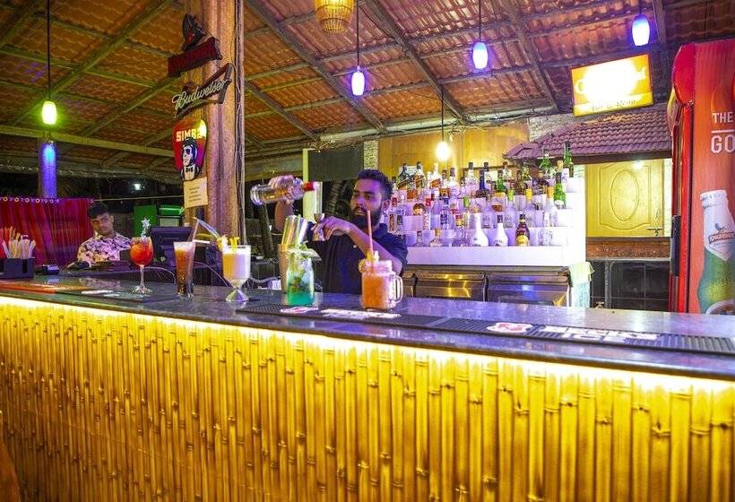 리조트 Larios Beach Holidays