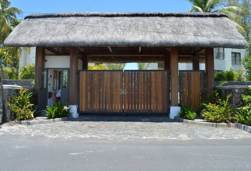 Rose Des Sables Beachfront Apartments