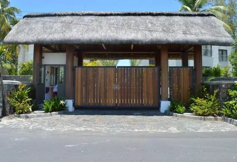 Rose Des Sables Beachfront Apartments