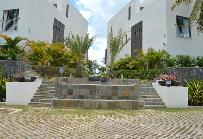 Rose Des Sables Beachfront Apartments