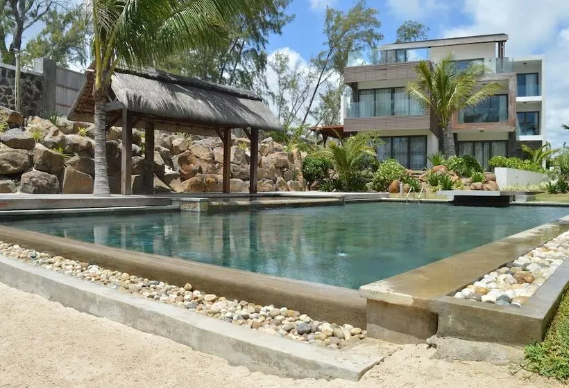 Rose Des Sables Beachfront Apartments