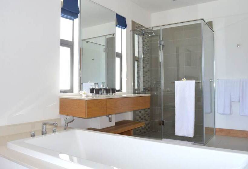 Rose Des Sables Beachfront Apartments