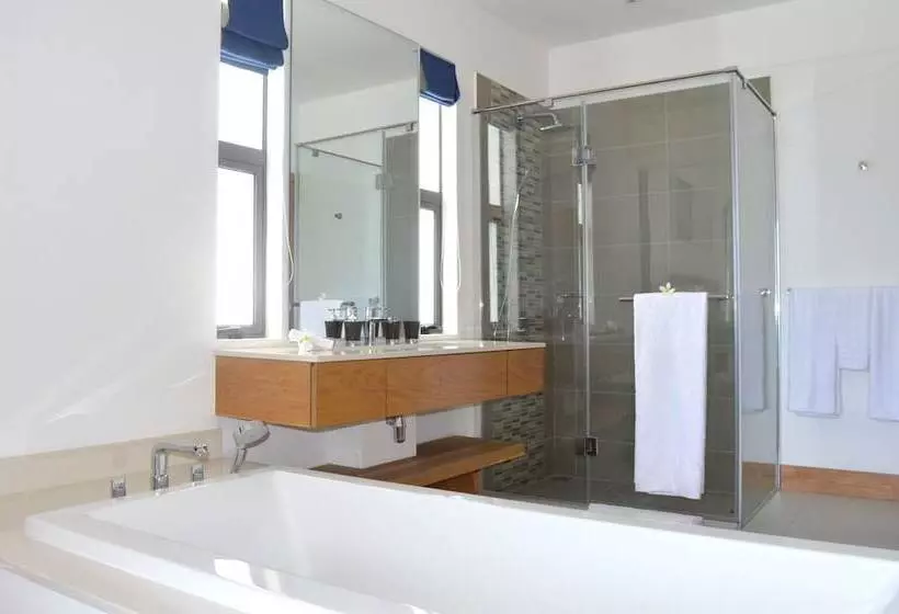 Rose Des Sables Beachfront Apartments