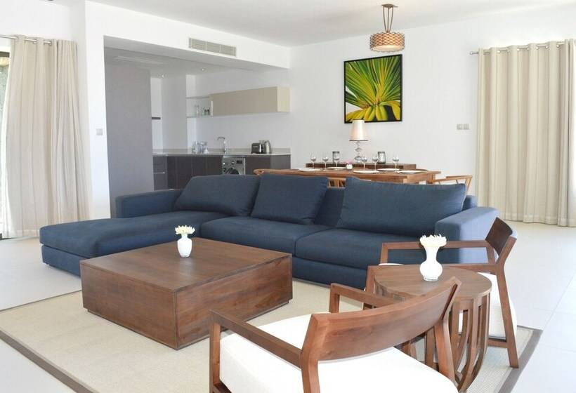 Rose Des Sables Beachfront Apartments