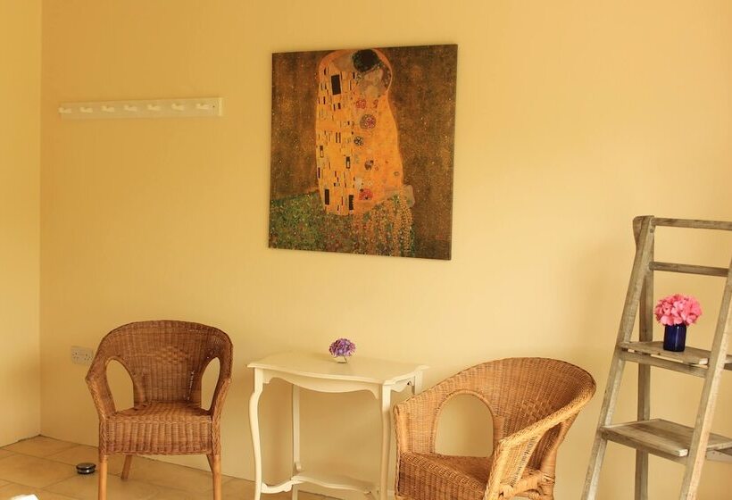 민박 Blue Door House