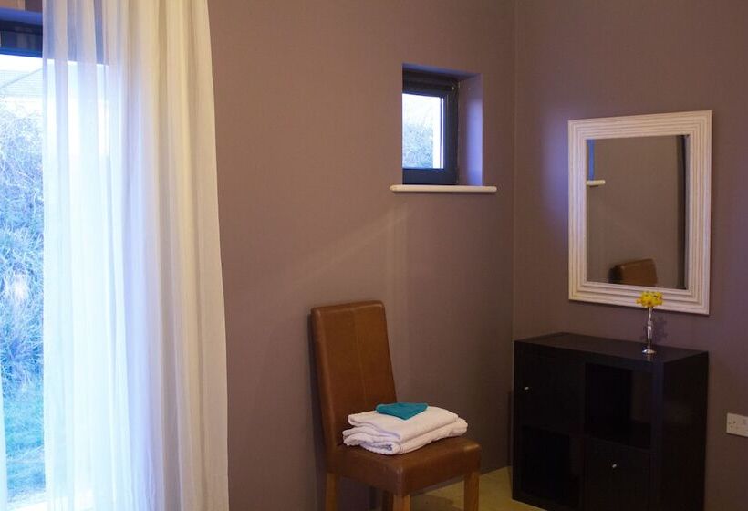 민박 Blue Door House