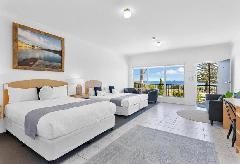 Coast Motel And Apartments