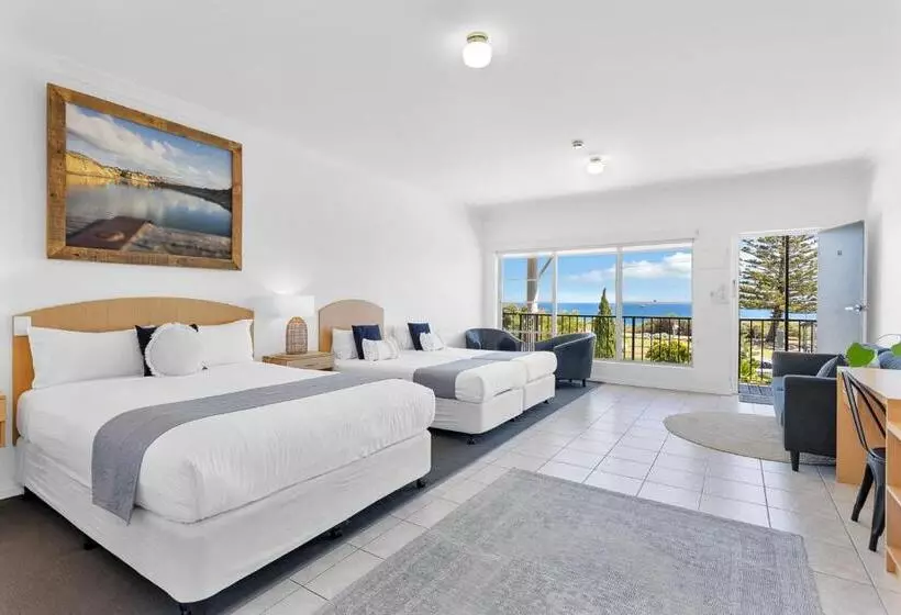 Coast Motel And Apartments