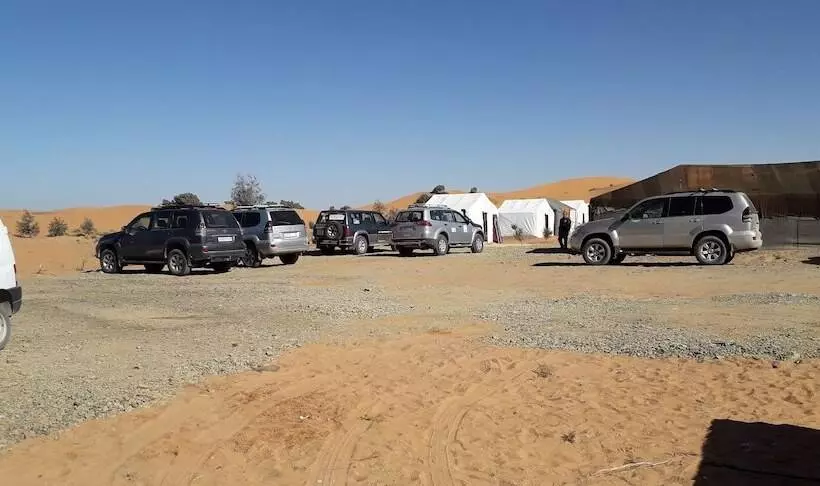 Hotelli Bivouac Erg Znaigui