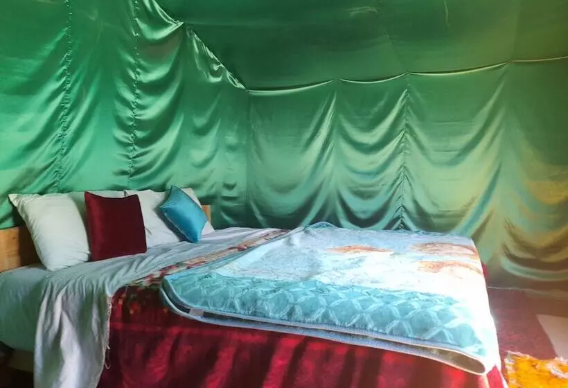 Hotelli Bivouac Erg Znaigui