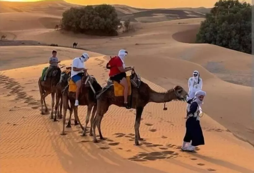 Hotelli Bivouac Erg Znaigui