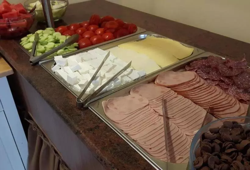 ホテル Black Sea   Breakfast, Pool & Free Parking