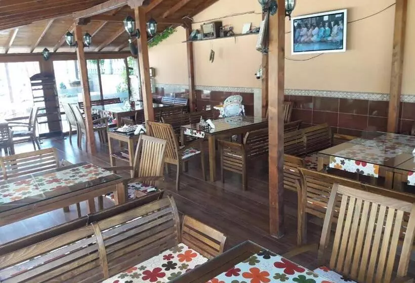 ホテル Black Sea   Breakfast, Pool & Free Parking