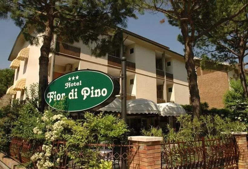 Hotelli Fior Di Pino