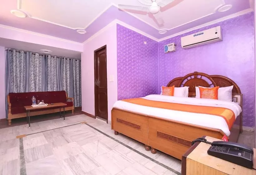 هتل O Rajesh Palace