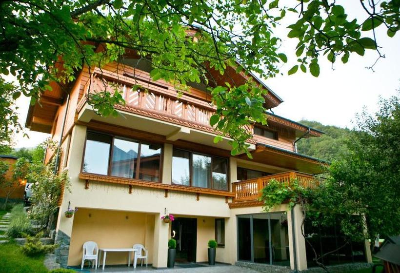 בית מלון כפרי Park Chalet Residence