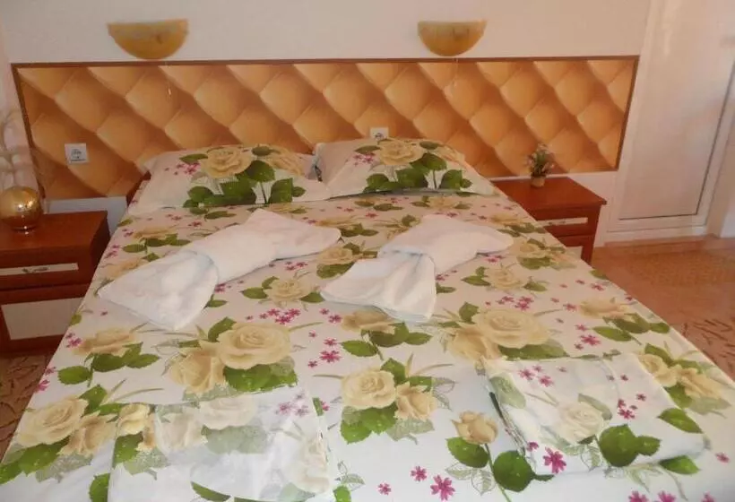 هتل Sianie Guest House