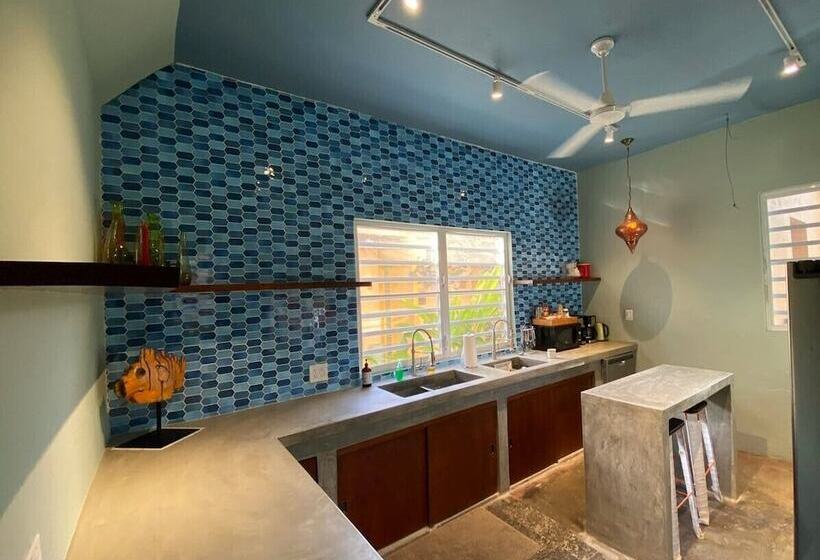 پانسیون Casa De Amistad Guesthouse