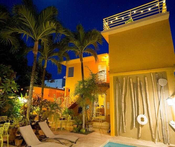 پانسیون Casa De Amistad Guesthouse