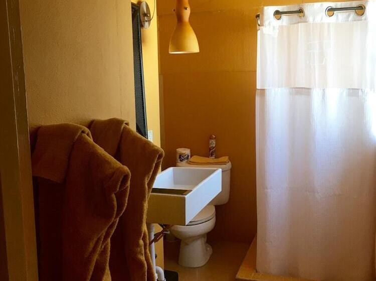 پانسیون Casa De Amistad Guesthouse