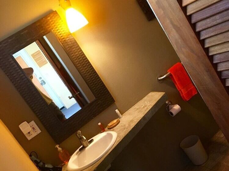 پانسیون Casa De Amistad Guesthouse