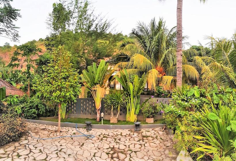 Bed and Breakfast Nipah Pool Villas & Restaurant