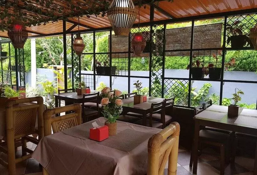 ベッドアンドブレックファースト Nipah Pool Villas & Restaurant