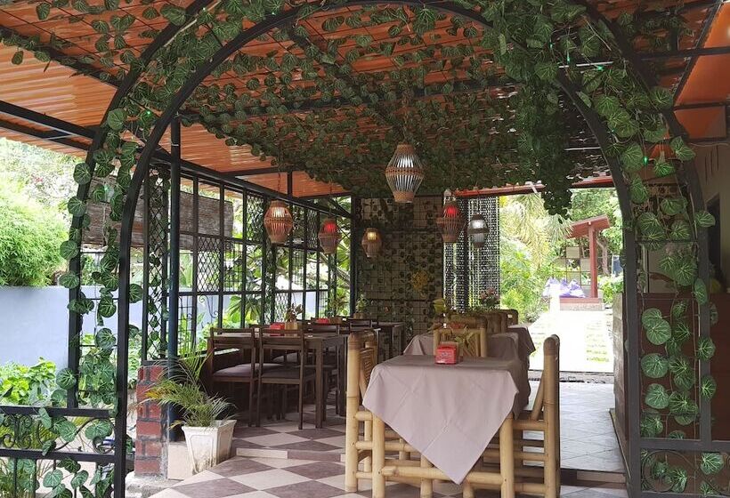 Bed and Breakfast Nipah Pool Villas & Restaurant