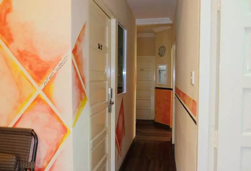 هتل Natol Homestay  L.a